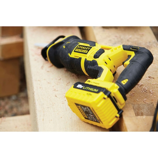 Serra sabre compacta Stanley (FMC675B-XJ) FATMAX® 18V (unidade sem bateria)