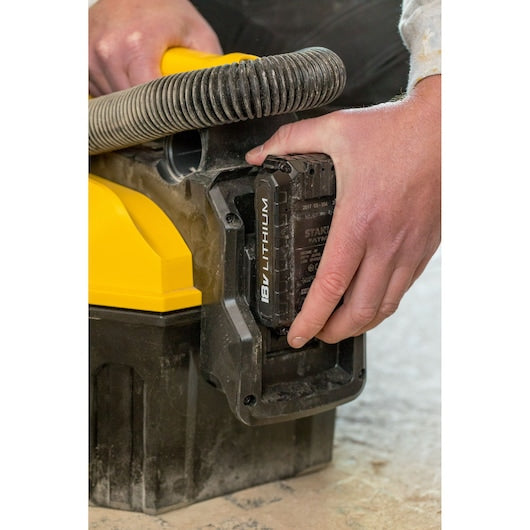 Aspirador de pó e água Stanley (FMC795B-XJ) 18V 7,5L - Unidade sem bateria