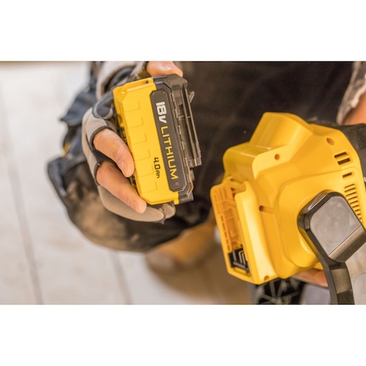 Stanley (FMCL001B-XJ) FATMAX® 18V Luminária de Área (Unidade sem Bateria)
