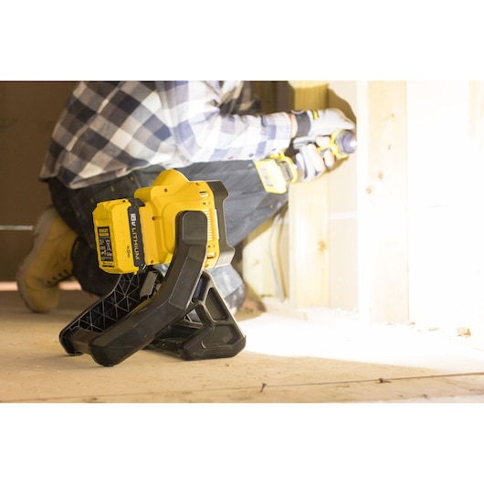 Stanley (FMCL001B-XJ) FATMAX® 18V Luminária de Área (Unidade sem Bateria)