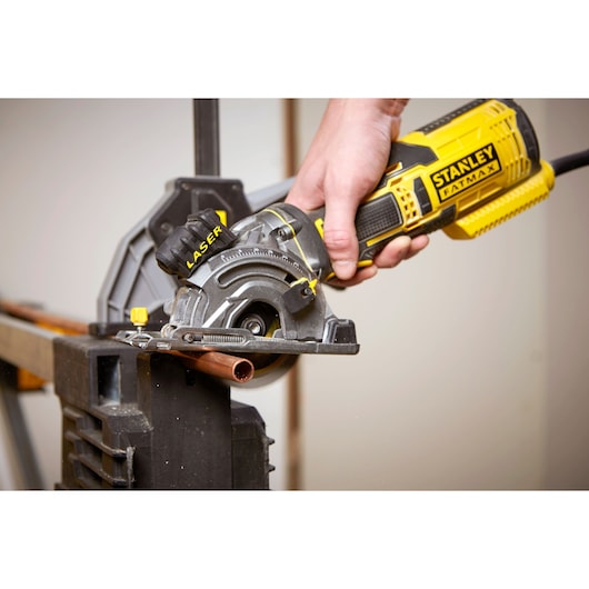 Serra multifuncional Stanley (FME380K-QS) 650W 89mm - Kit de montagem