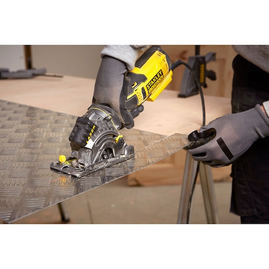 Serra multifuncional Stanley (FME380K-QS) 650W 89mm - Kit de montagem