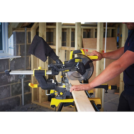 Stanley (FME721-QS) 1500W 216mm Slide Mitre Saw