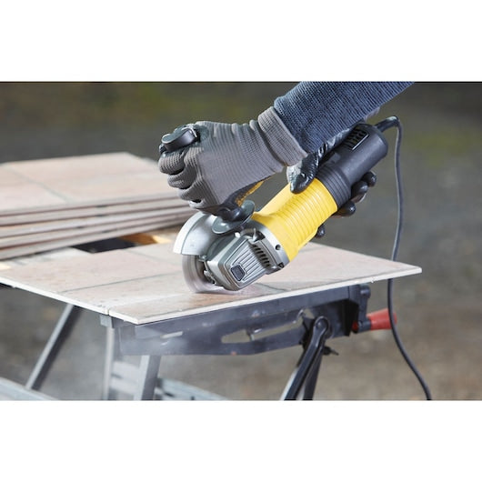 Esmerilhadeira angular Stanley (FMEG220-QS) 850W 125mm