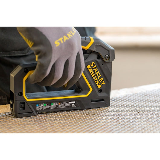 Grampeador e pregador de pregos multifuncional leve 4 em 1 Stanley (FMHT0-80550) FATMAX®