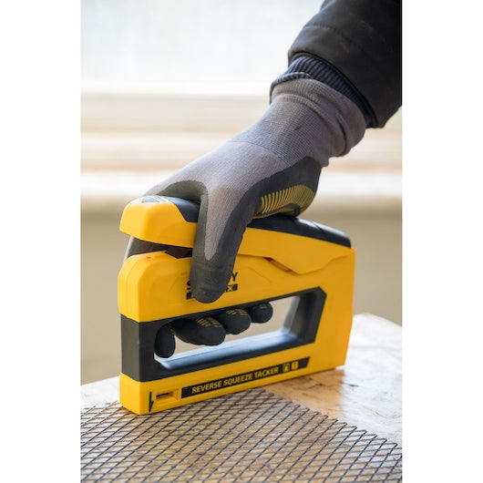 Grampeador de alta resistência Stanley (FMHT0-80551) FATMAX® com acionamento reverso