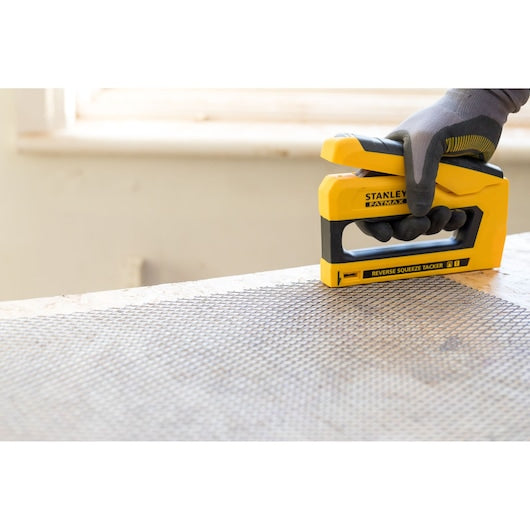 Grampeador de alta resistência Stanley (FMHT0-80551) FATMAX® com acionamento reverso
