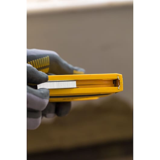 Grampeador de alta resistência Stanley (FMHT0-80551) FATMAX® com acionamento reverso