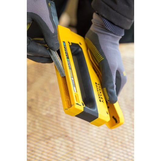 Grampeador de alta resistência Stanley (FMHT0-80551) FATMAX® com acionamento reverso