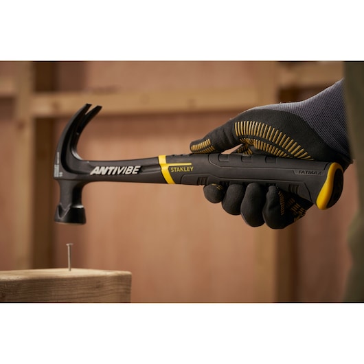Martelo de aço Stanley (FMHT1-51275) FATMAX® de 453 g (16 oz) com garra curva, de uma peça.