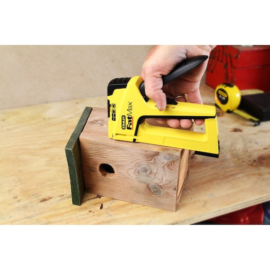 Grampeador e pregador de pregos multiuso 4 em 1 Stanley (FMHT6-70411) FATMAX®