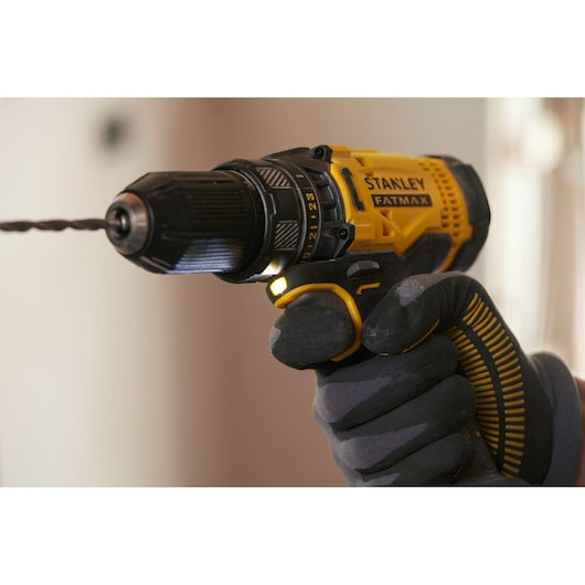 Furadeira/Parafusadeira Stanley (SFMCD700C2S-QW) 18V V20 - Kit com Bolsa Macia de 1,5Ah