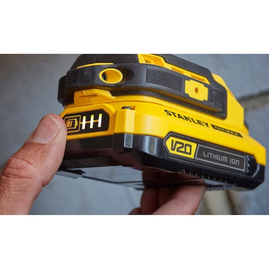 Kit de Furadeira/Parafusadeira de Impacto Stanley (SFMCD711C2K-QW) 18V V20 - 1,5Ah