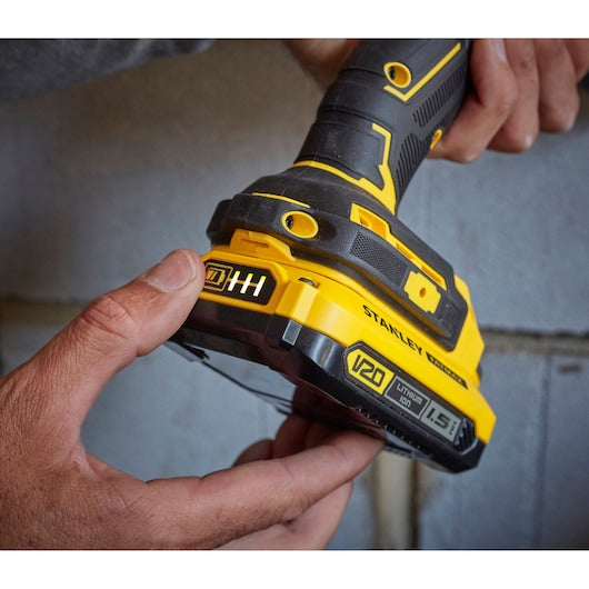Furadeira/Parafusadeira de Impacto Stanley (SFMCD715C2K-QW) 18V V20 sem Escovas - Kit de 1,5Ah