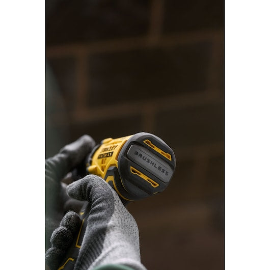 Furadeira/Parafusadeira de Impacto Stanley (SFMCD715D2K-QW) 18V V20 sem Escovas - Kit de 2,0Ah
