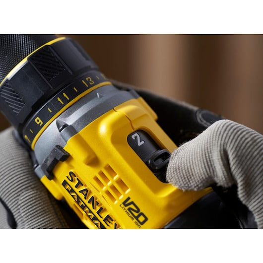 Kit de Furadeira/Parafusadeira Stanley (SFMCD720D2K-QW) Premium 18V V20 com Motor Brushless e Bateria de 2.0Ah
