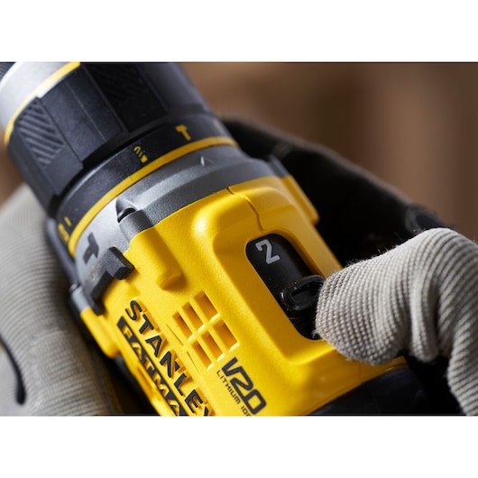 Furadeira/Parafusadeira de Impacto Stanley (SFMCD721B-XJ) Premium 18V V20 sem Escovas (Somente Ferramenta)