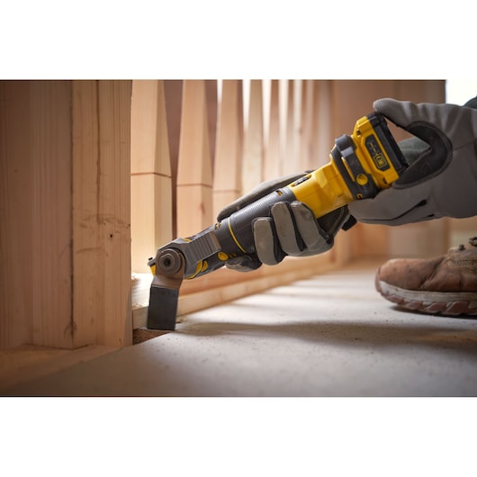 Ferramenta de corte multifuncional sem fio Stanley (SFMCE500B-XJ) 18V FATMAX® V20 (somente a ferramenta)
