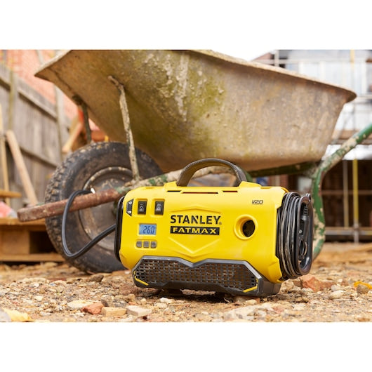 Inflador Stanley (SFMCE520B-QW) 18V V20 (Somente a ferramenta)