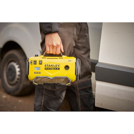 Inflador Stanley (SFMCE520B-QW) 18V V20 (Somente a ferramenta)