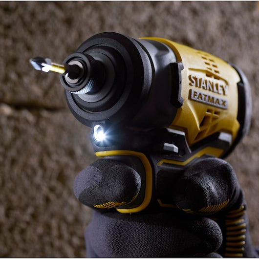 Parafusadeira de impacto Stanley (SFMCF810D2K-QW) 18V V20 sem escova - Kit de 2,0Ah