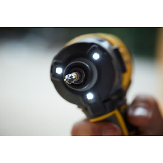 Parafusadeira de impacto Stanley (SFMCF820D2K-QW) 18V V20 sem escova, 3 velocidades - Kit de 2,0Ah