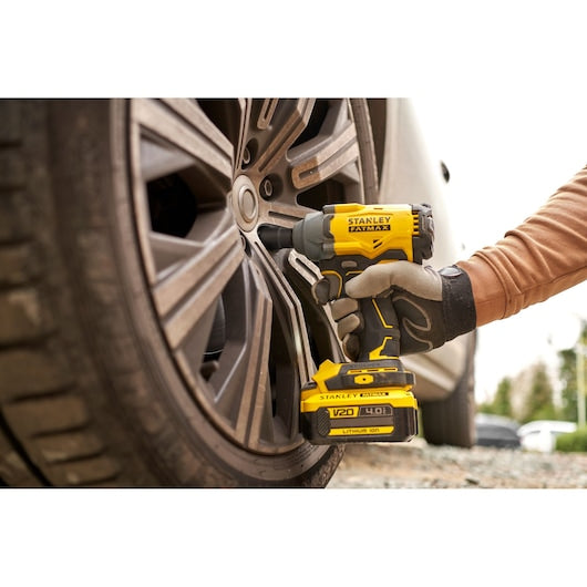 Chave de impacto Stanley (SFMCF920B-XJ) 18V V20 de 1/2 pol. com motor sem escova, 2 velocidades e torque médio (somente a ferramenta)