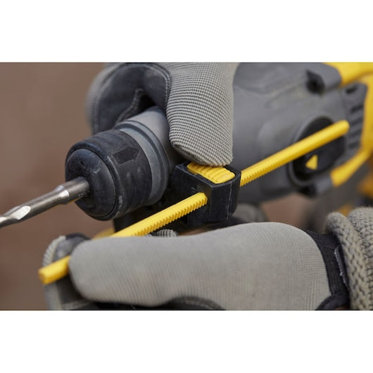 Furadeira de impacto SDS Plus Stanley (SFMCH900B-XJ) 18V V20 sem escovas em formato de L (somente ferramenta)