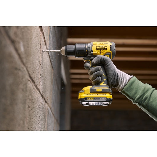 Stanley (SFMCK461D2T-QW) Parafusadeira Combinada e de Impacto sem Escova V20 18V - Kit Prostack 2x2.0Ah