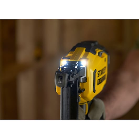 Pregador pneumático de acabamento Stanley (SFMCN616B-XJ) 18V FATMAX® V20 de 16g (somente ferramenta)