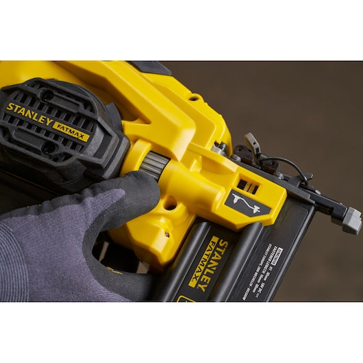 Pregador pneumático de acabamento Stanley (SFMCN618B-XJ) 18V V20 18g (somente a ferramenta)