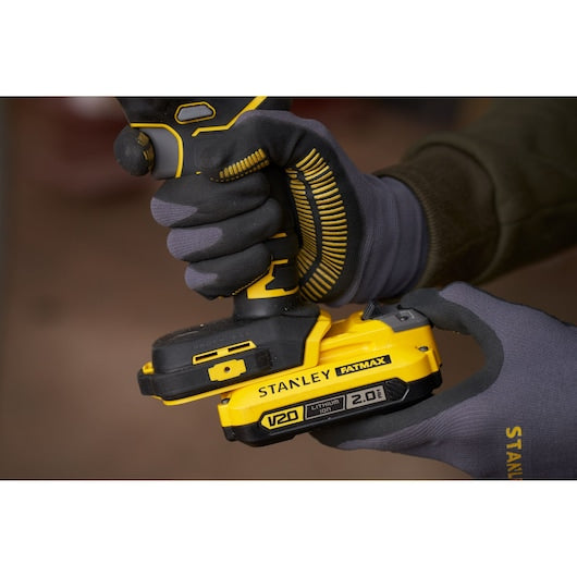 Serra Sabre Compacta Stanley (SFMCS305B-XJ) 18V V20 sem Escovas (Somente a Ferramenta)