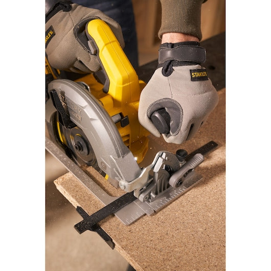 Serra circular Stanley (SFMCS550B-XJ) 18V V20 sem escovas, 190 mm (somente ferramenta)