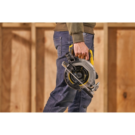 Serra circular Stanley (SFMCS550M2K-QW) 18V V20 sem escovas, 190 mm - Kit com 2 baterias de 4,0 Ah