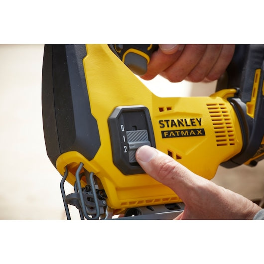 Serra tico-tico sem fio Stanley (SFMCS600B-XJ) 18V FATMAX® V20 (somente ferramenta)