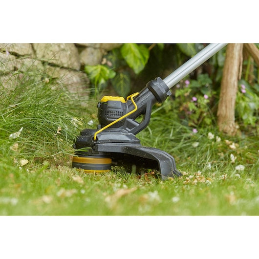 Stanley (SFMCST933M1-QW) 18V FATMAX® V20 33cm String Trimmer