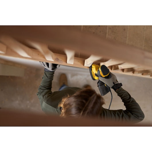 Lixadeira de detalhes Stanley (SFMEW210S-QS) 120W com bolsa macia