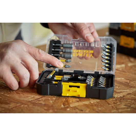 Conjunto de 32 bits de chave de fenda Stanley (STA88557-XJ) FATMAX® com torção mista.