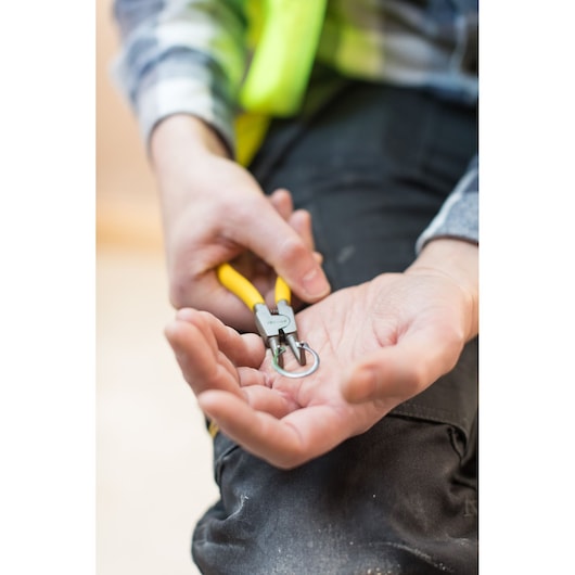 Stanley (STHT0-75413) 5-1/2 in. (140mm) Angle Tip Outside Circlip Plier