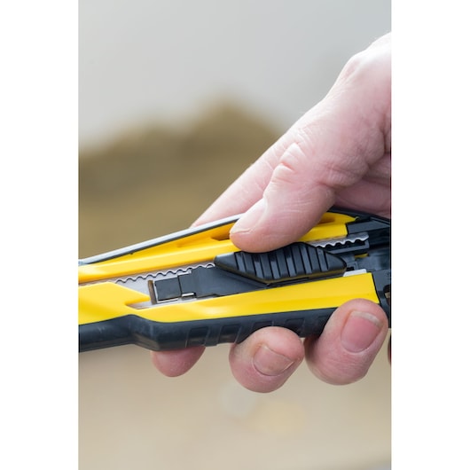 Canivete de pressão Stanley (STHT10270-0) de 18 mm com trava deslizante