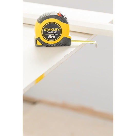 Fita Métrica Stanley (STHT36803-0) Tylon™ de 5 m com trava dupla
