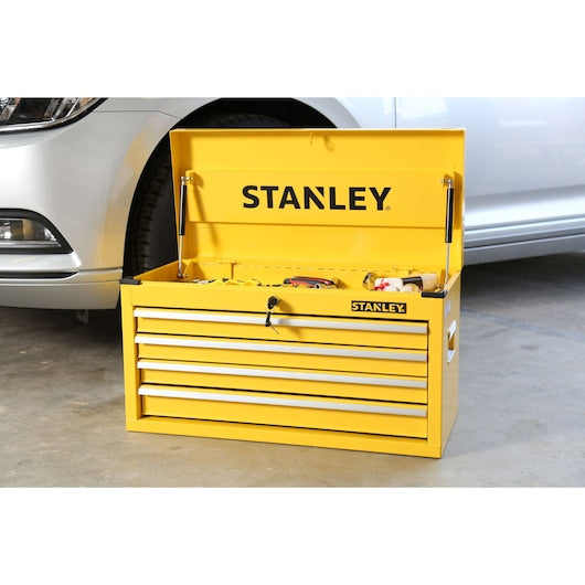 Baú com tampo de metal Stanley (STMT1-75062), 661 mm 26 pol.