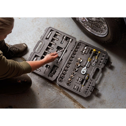 Jogo de Roquete e Chaves de Caixa Stanley (STMT82831-1) de 1/4" e 1/2" com 72 Dentes e Acessórios (72 peças)