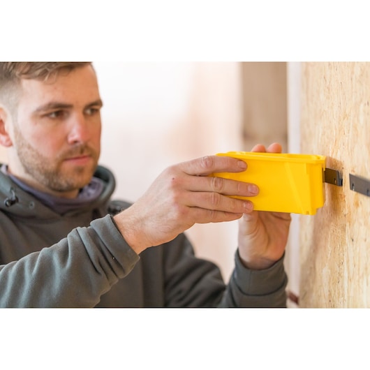 Stanley (STST82964-1) 8 Caixas Organizadoras Amarelas Pequenas com 3 Suportes de Parede Pequenos