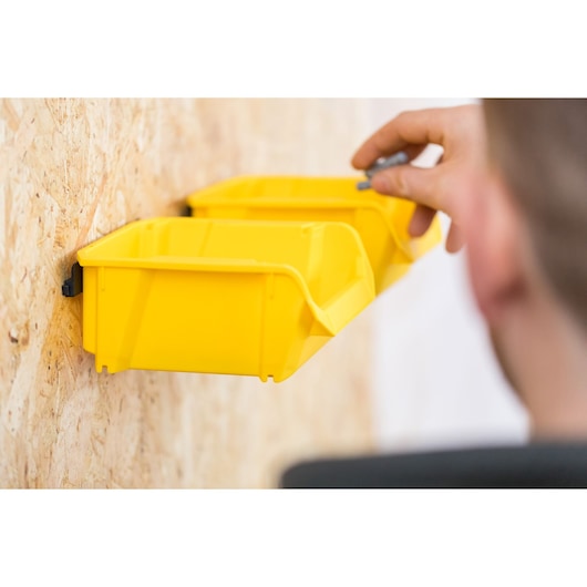Stanley (STST82964-1) 8 Caixas Organizadoras Amarelas Pequenas com 3 Suportes de Parede Pequenos