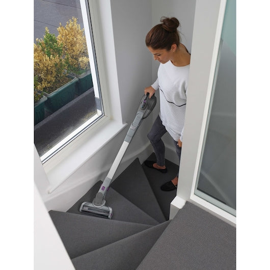 Aspirador de mão sem fio Black&Decker (FEJ520JFS-QW) 2 em 1 Dustbuster® de 36 Wh com extensão para pisos, sensores Smart Tech e fragrância Cotton Fresh.