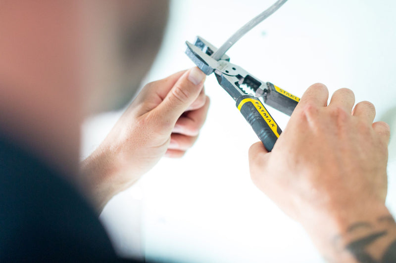 Alicate universal Stanley (FMHT0-75469) FATMAX 6 em 1