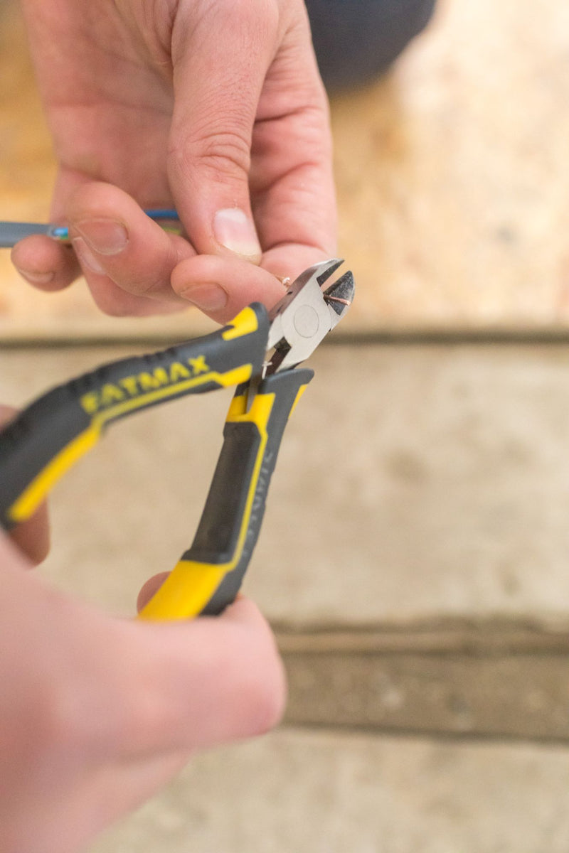 Alicates de electricista Stanley (FMHT0-80518) FATMAX de 4 pulg. (110 mm) con corte diagonal