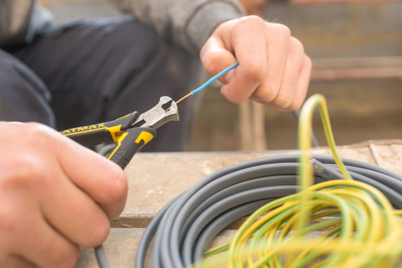 Alicates de corte final mini para electricista Stanley (FMHT0-80519) FATMAX de 4 pulg. (110 mm)