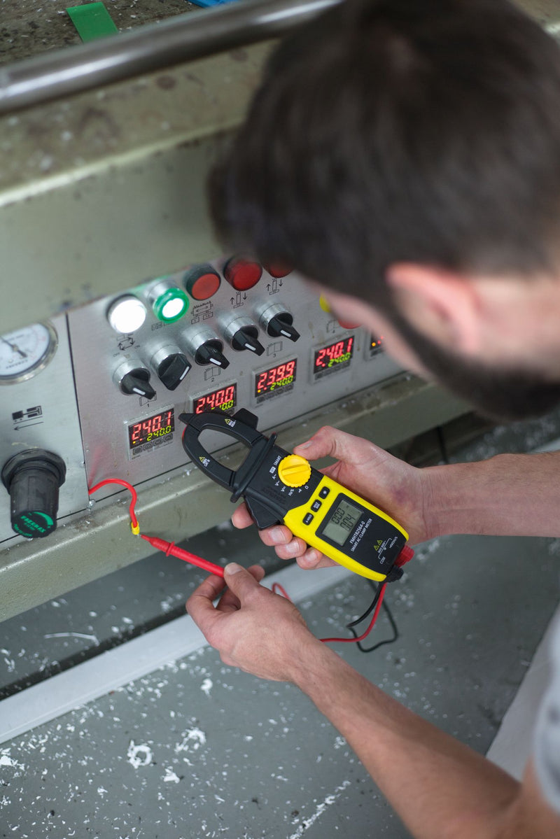 Multímetro digital Stanley (FMHT82564-0) FATMAX Smart Clamp